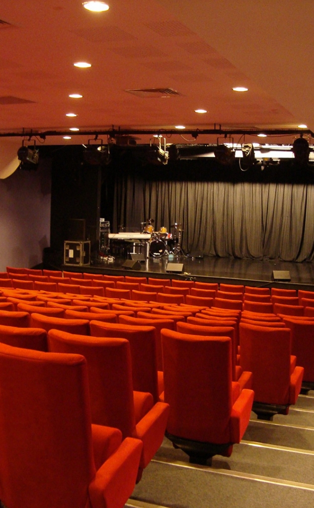 lbatiment-theatre-douze
